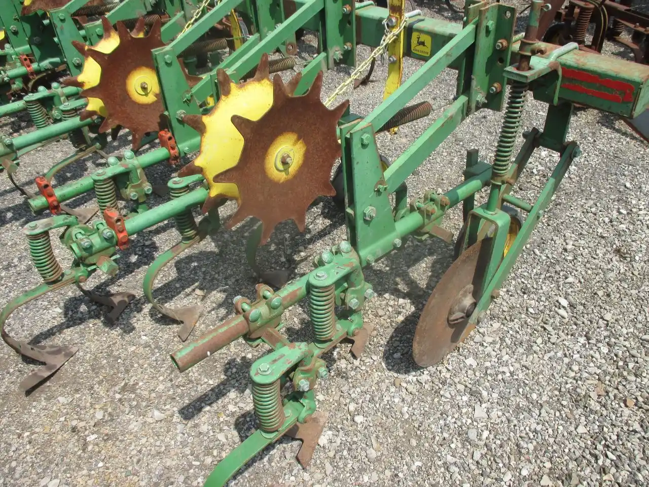 Gallery image 2 for Used John Deere 3PTH Row Crop Cultivator