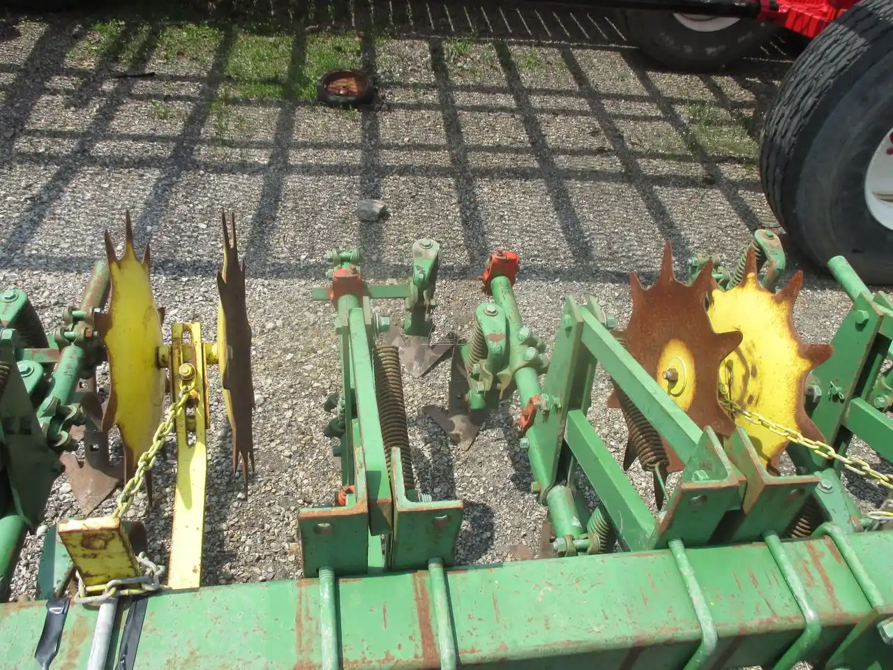 Gallery image 1 for Used John Deere 3PTH Row Crop Cultivator