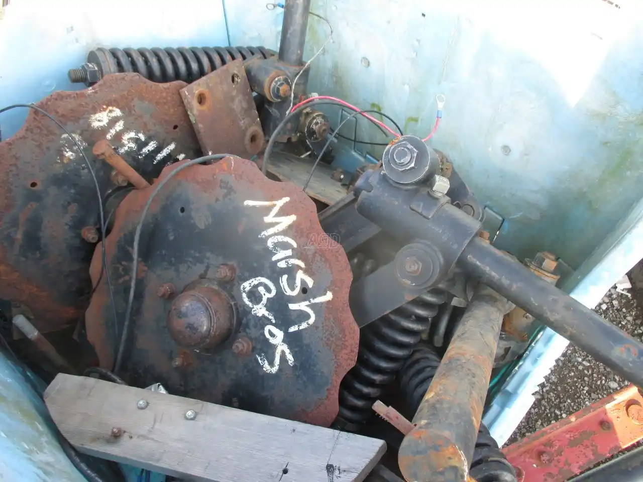 Gallery image 2 for Used Yetter Liquid Coulters Parts New-Used