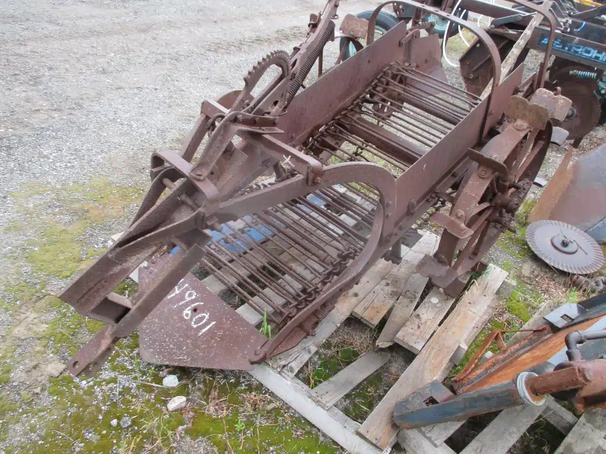 Gallery image 2 for Used Unspecified Pull Type Potato Equipment