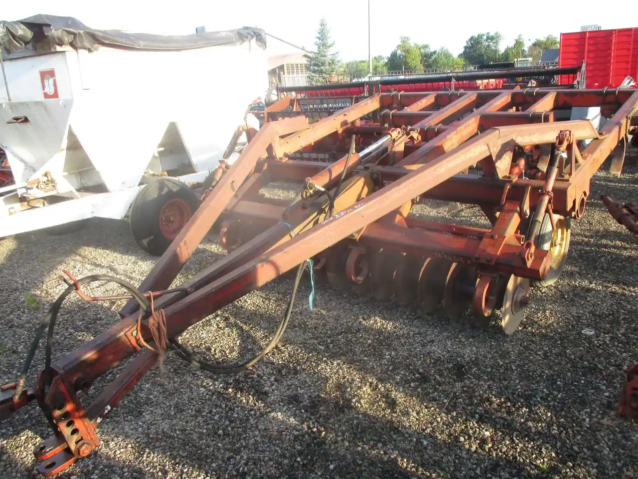 Gallery image 1 for Used Sunflower 4211 Disc Chisel