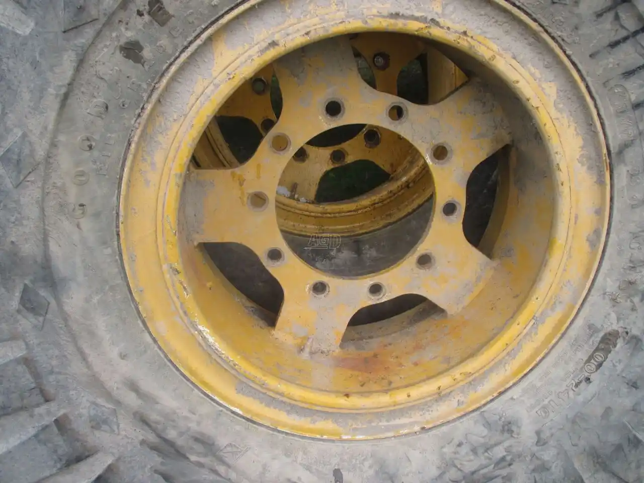 Gallery image 2 for Goodyear 1600X24 Tires & Rims