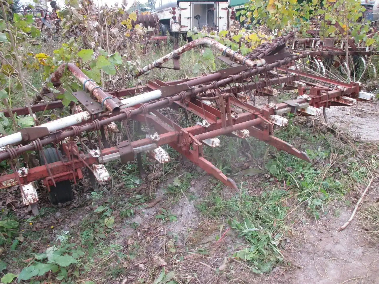 Gallery image 2 for Used International Harvester 45 Cultivator