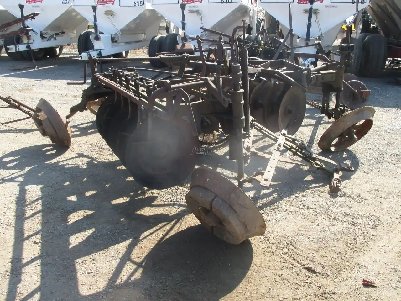 Gallery image 1 for John Deere Disc Plow