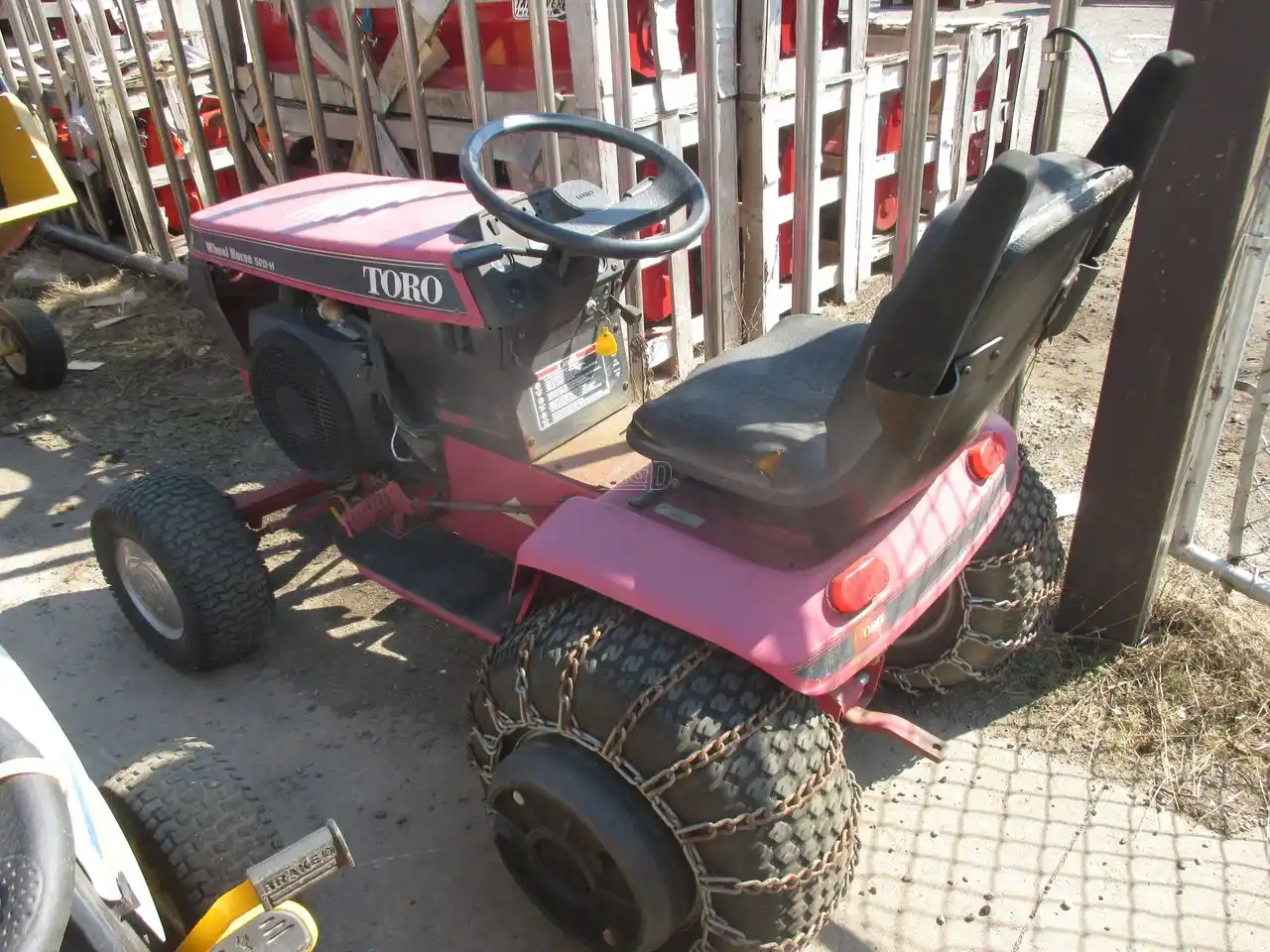 Gallery image 1 for Used Toro 520H Lawn Tractor