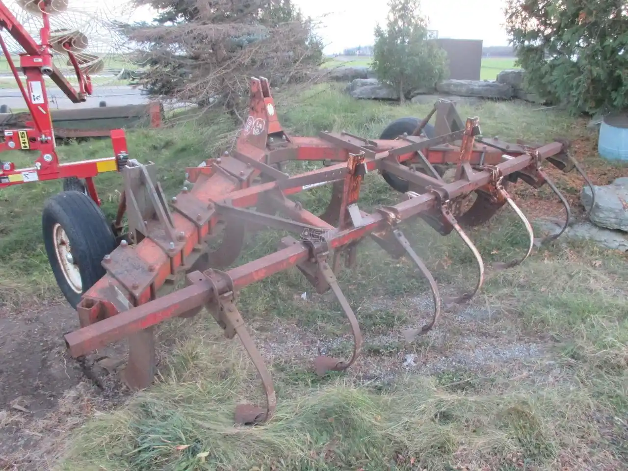 Gallery image 1 for Used Brillion 5 shank Ripper