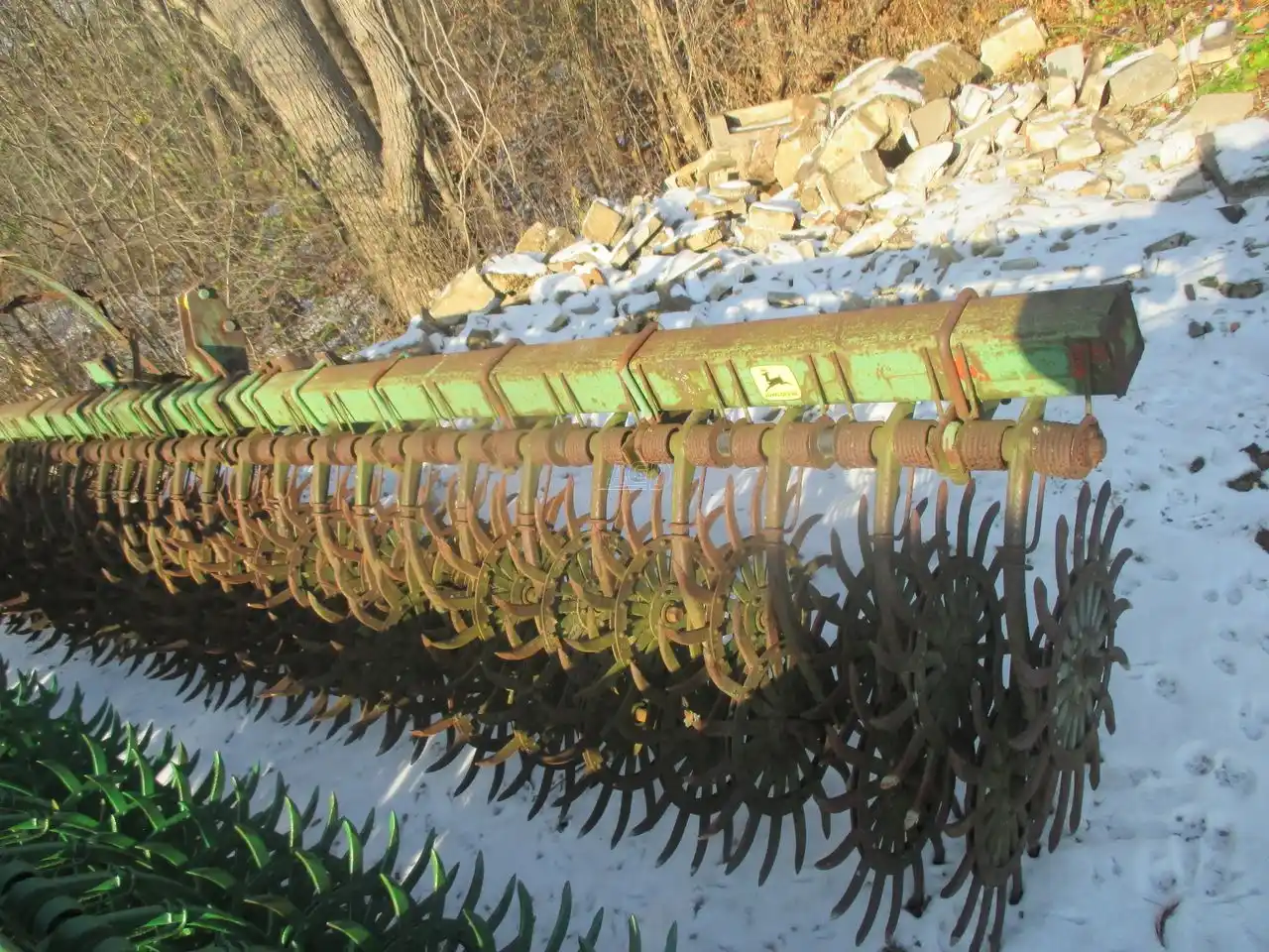 Gallery image 2 for Used John Deere 400 Rotary Hoe