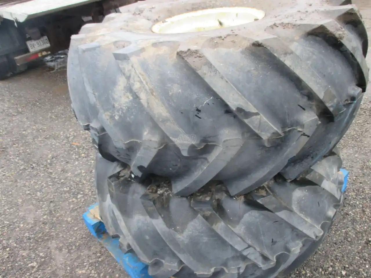 Gallery image 2 for Used Galaxy PrimeX 21.5L X 16.1 Tires & Rims