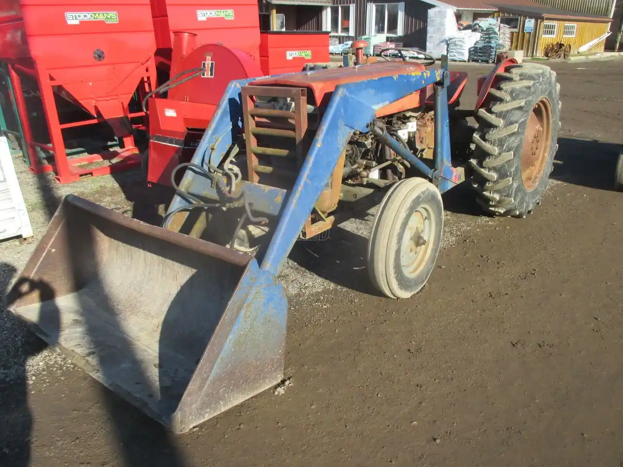 Gallery image 1 for Used Massey Ferguson 135 Tractor Loader