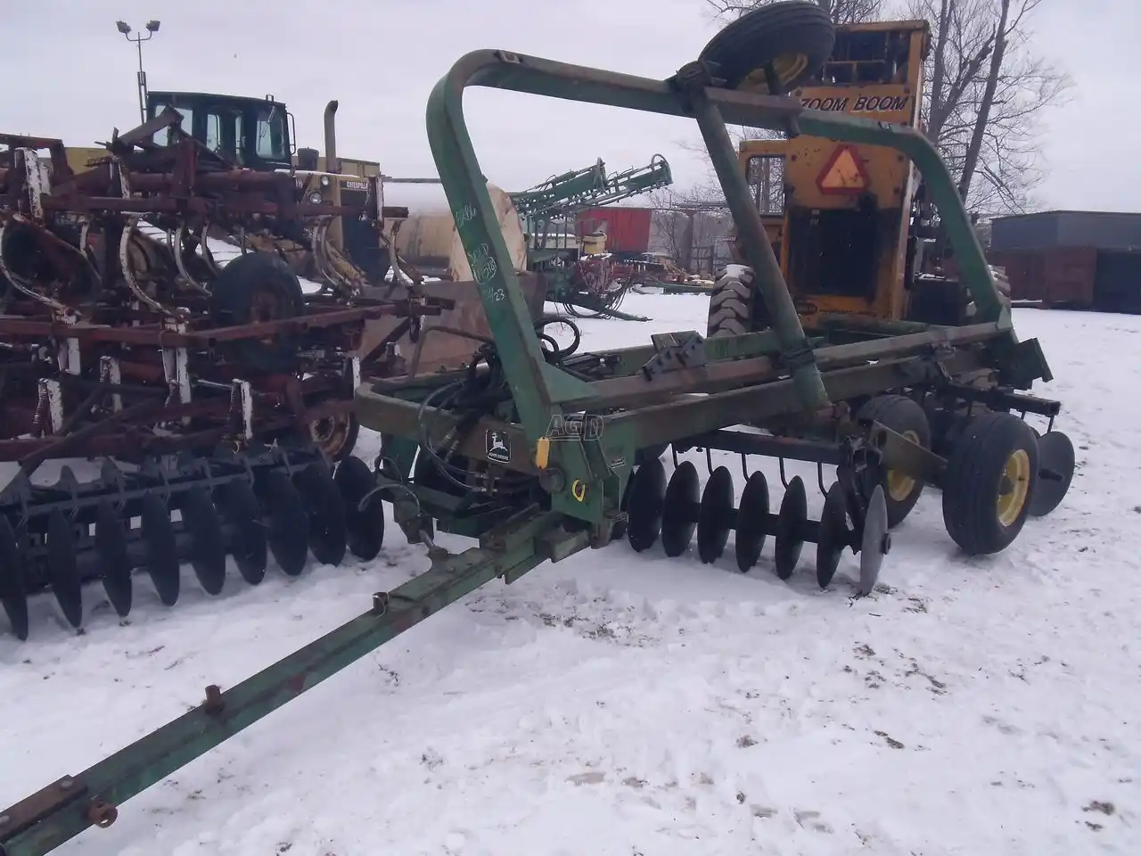 Gallery image 1 for Used John Deere 235 Disc