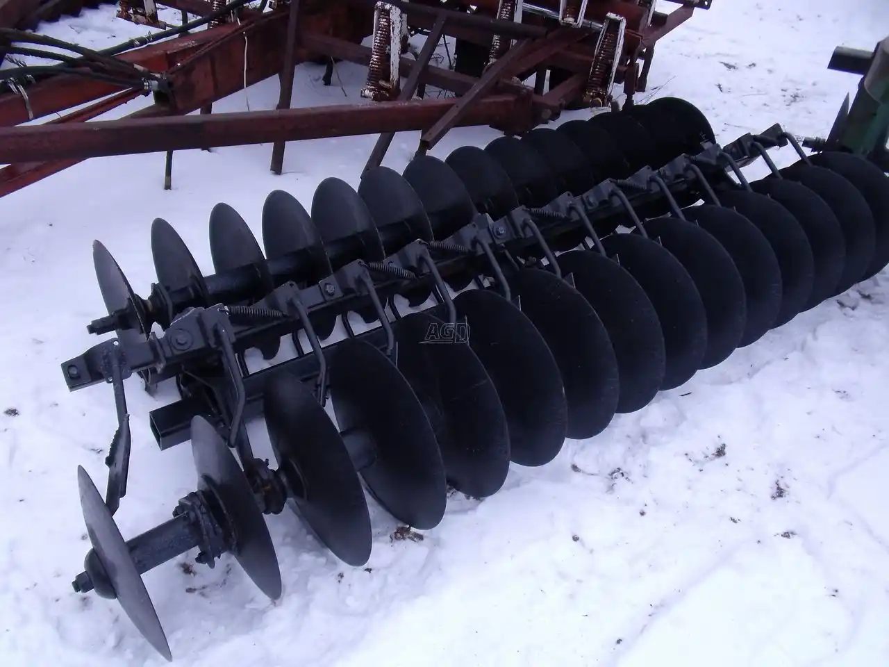 Gallery image 2 for Used John Deere 235 Disc