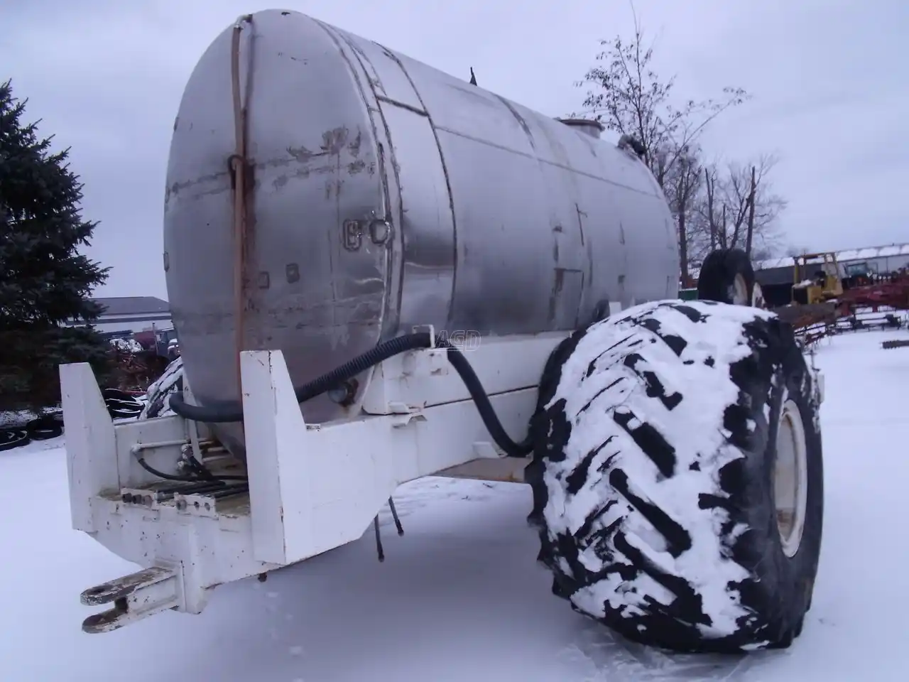 Gallery image 2 for Used John Blue 2500G Trailer - Sprayer