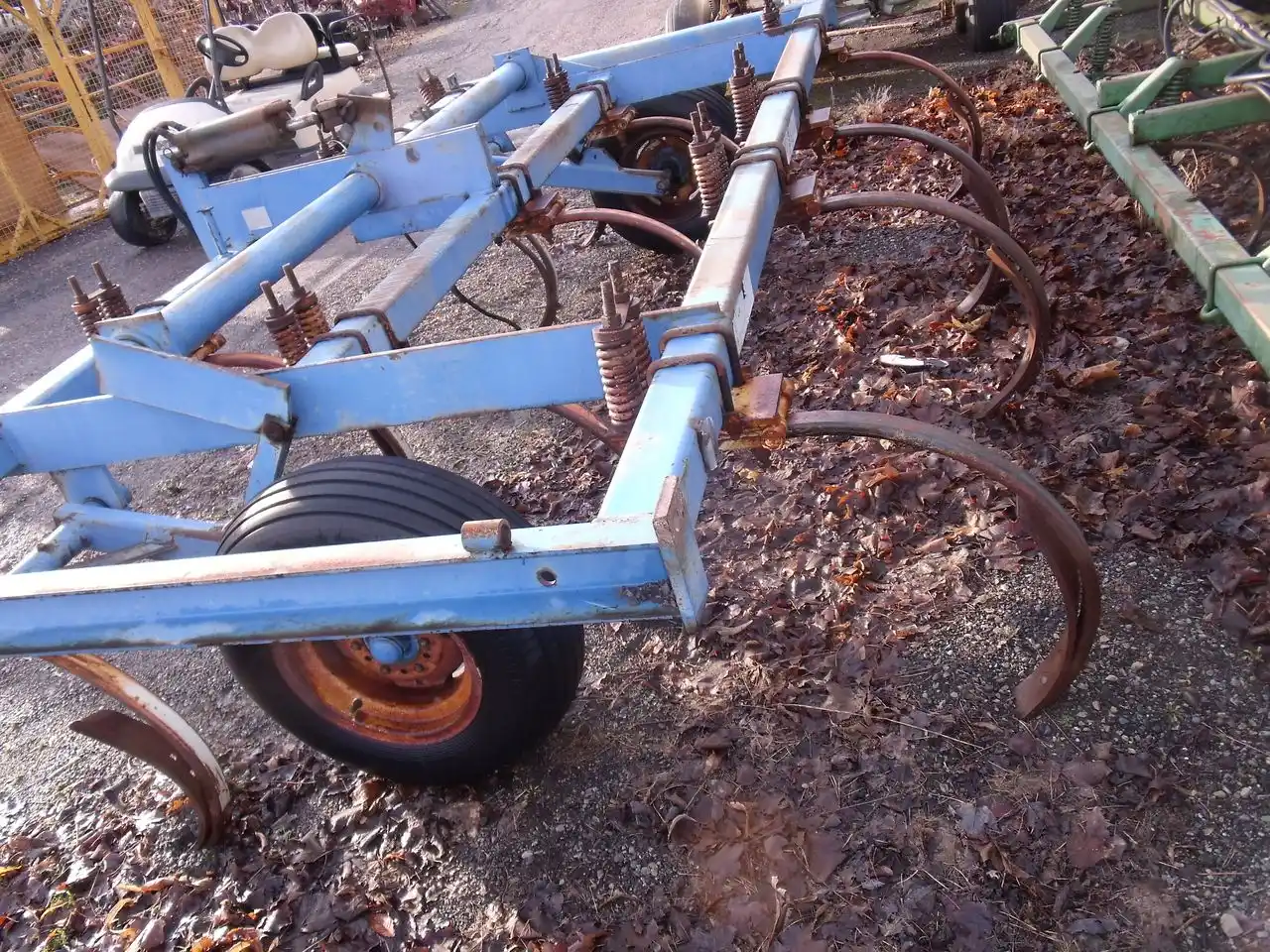 Gallery image 2 for Used DMI 14' Chisel Plow