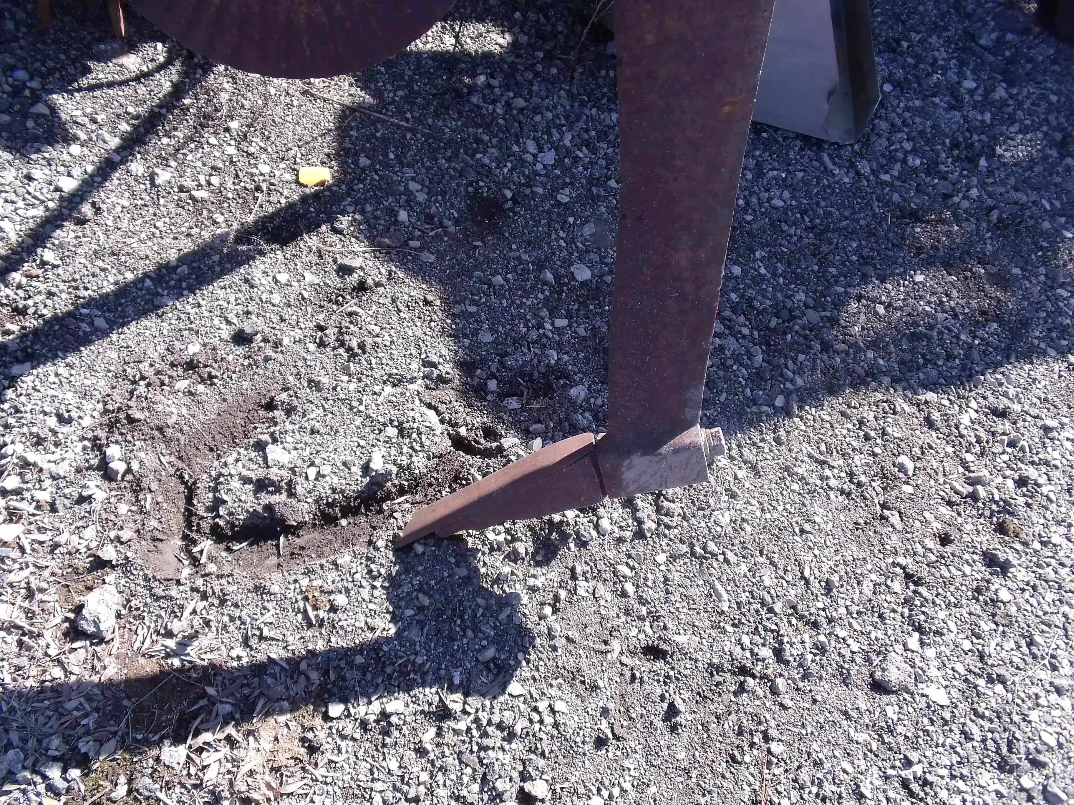 Gallery image 2 for Used Massey Ferguson 27 Subsoiler