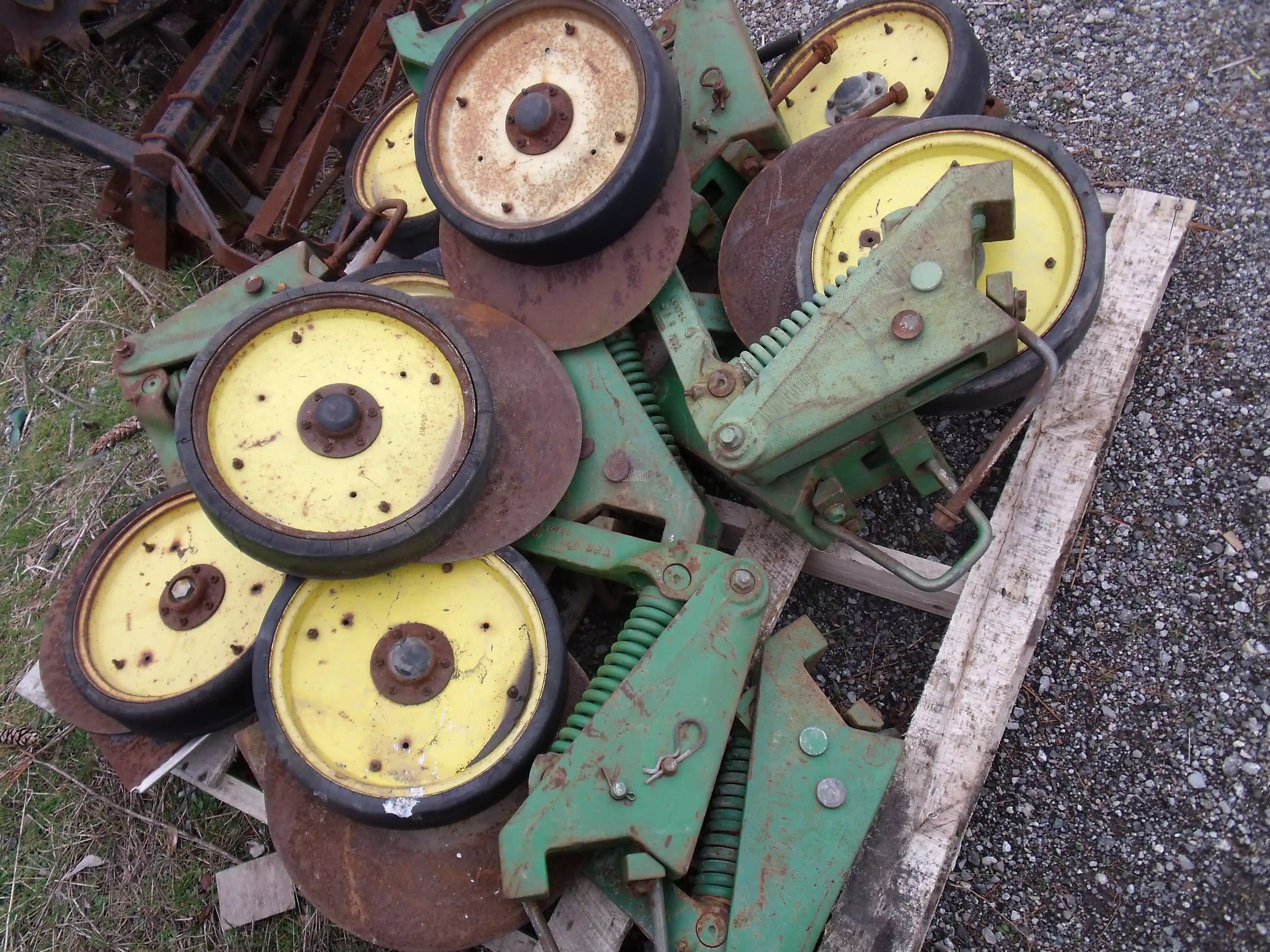 Gallery image 2 for Used John Deere Fert. Coulters Attachment