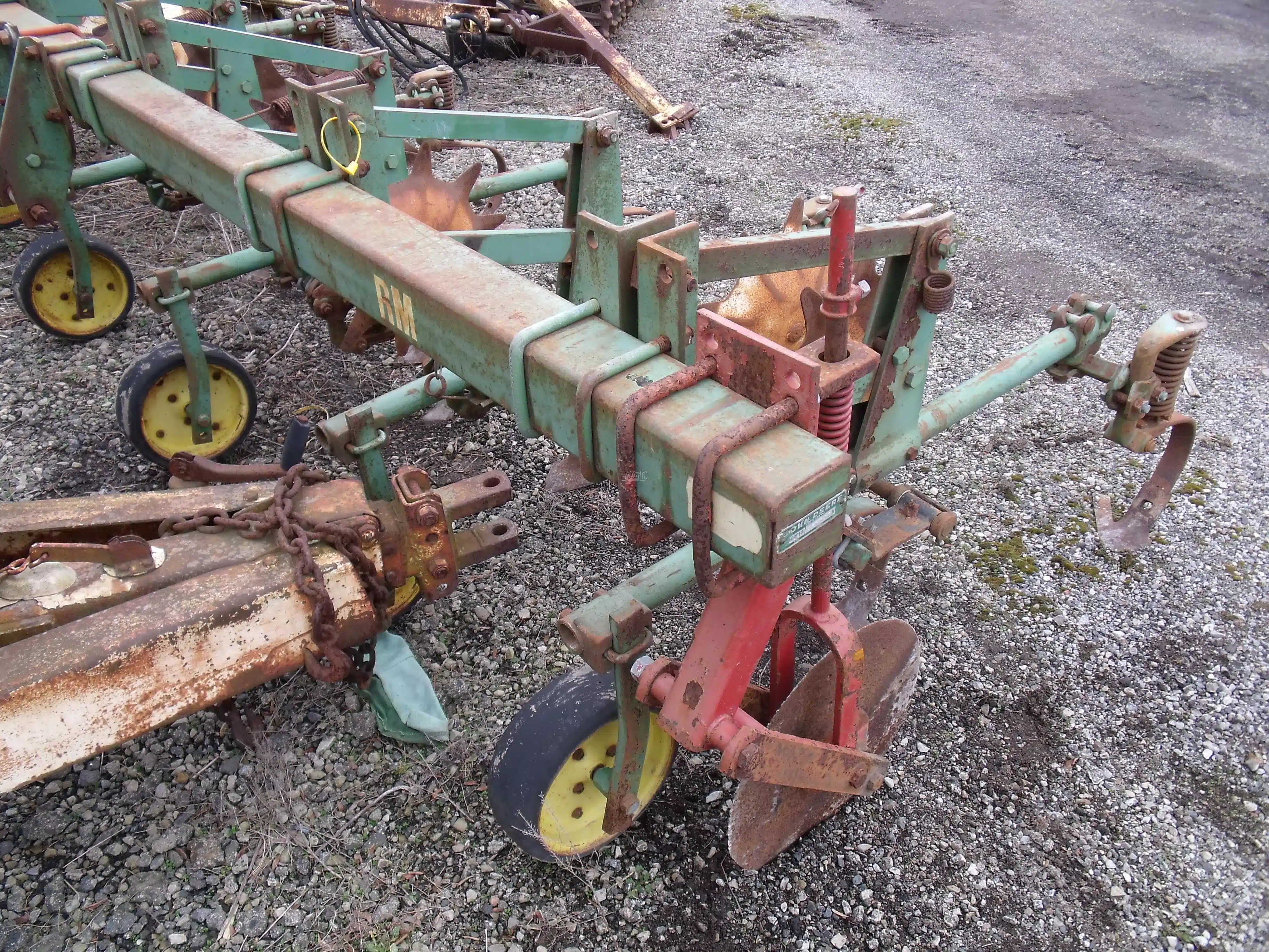Gallery image 2 for Used John Deere RM Row Crop Cultivator