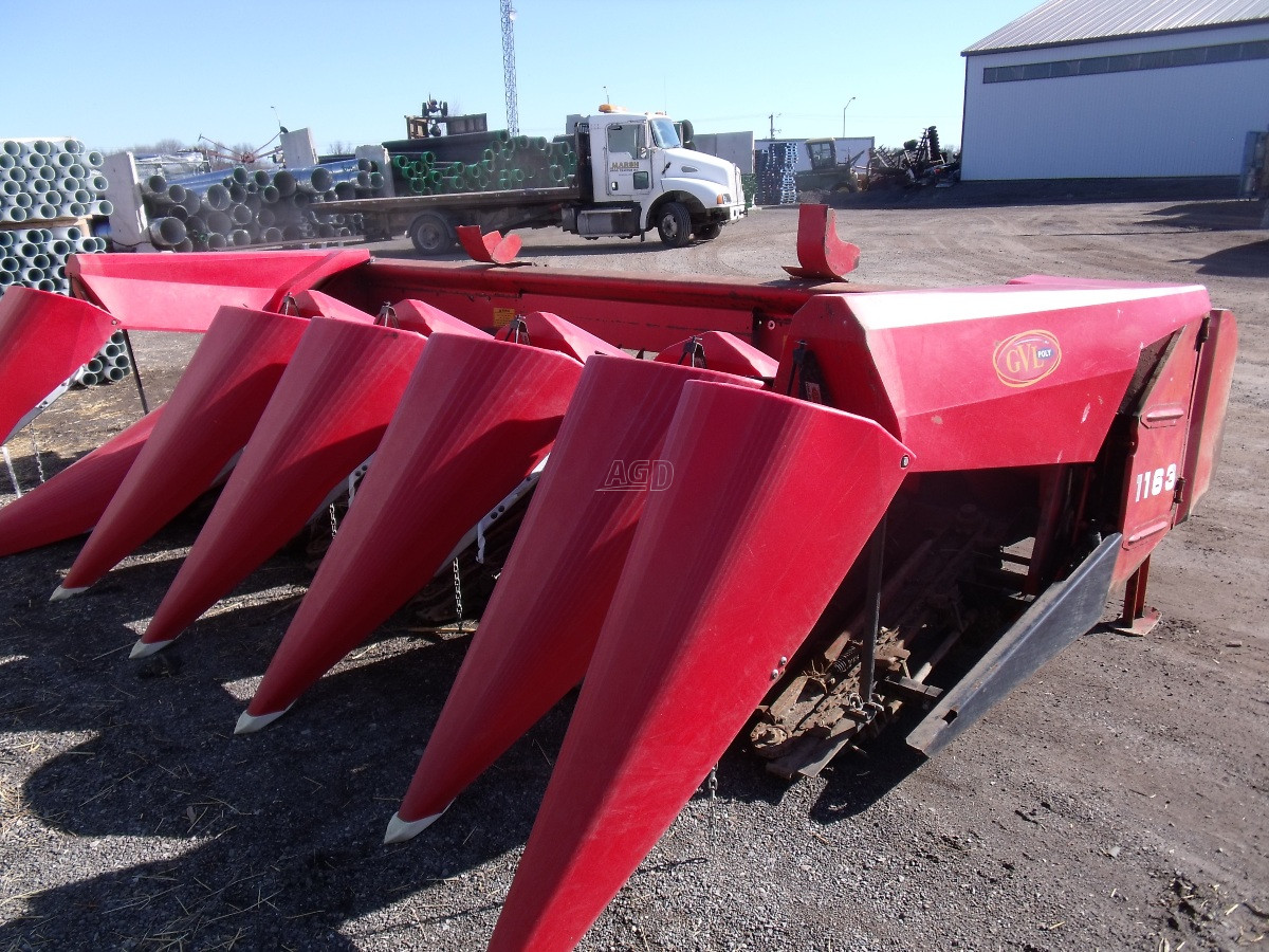 Gallery image 1 for Used Massey Ferguson 1163 Header - Row Crop