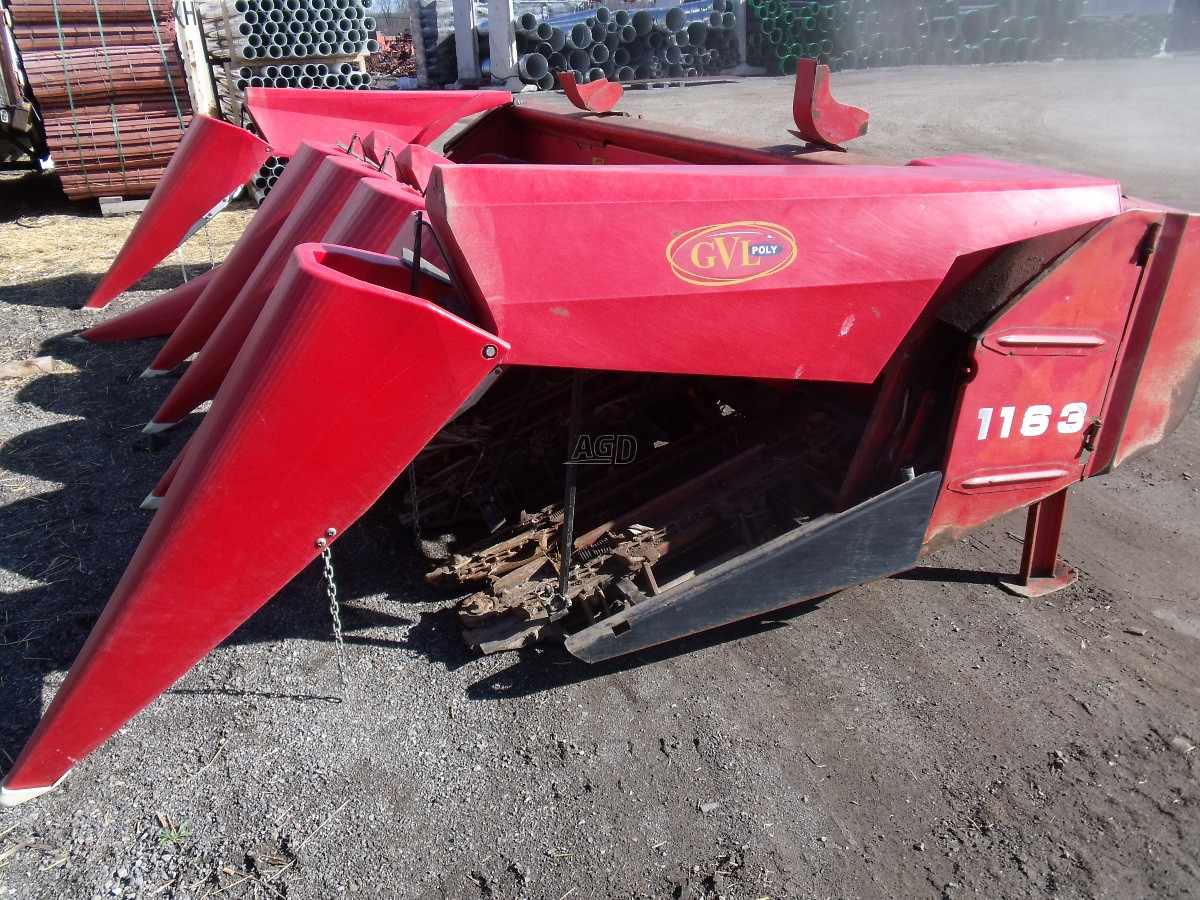 Gallery image 2 for Used Massey Ferguson 1163 Header - Row Crop
