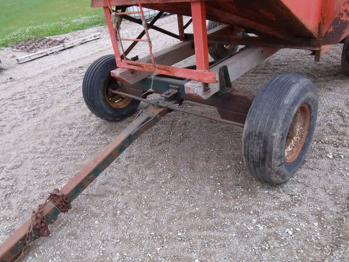 Gallery image 2 for Used Turnco 180 Bushel Gravity Box