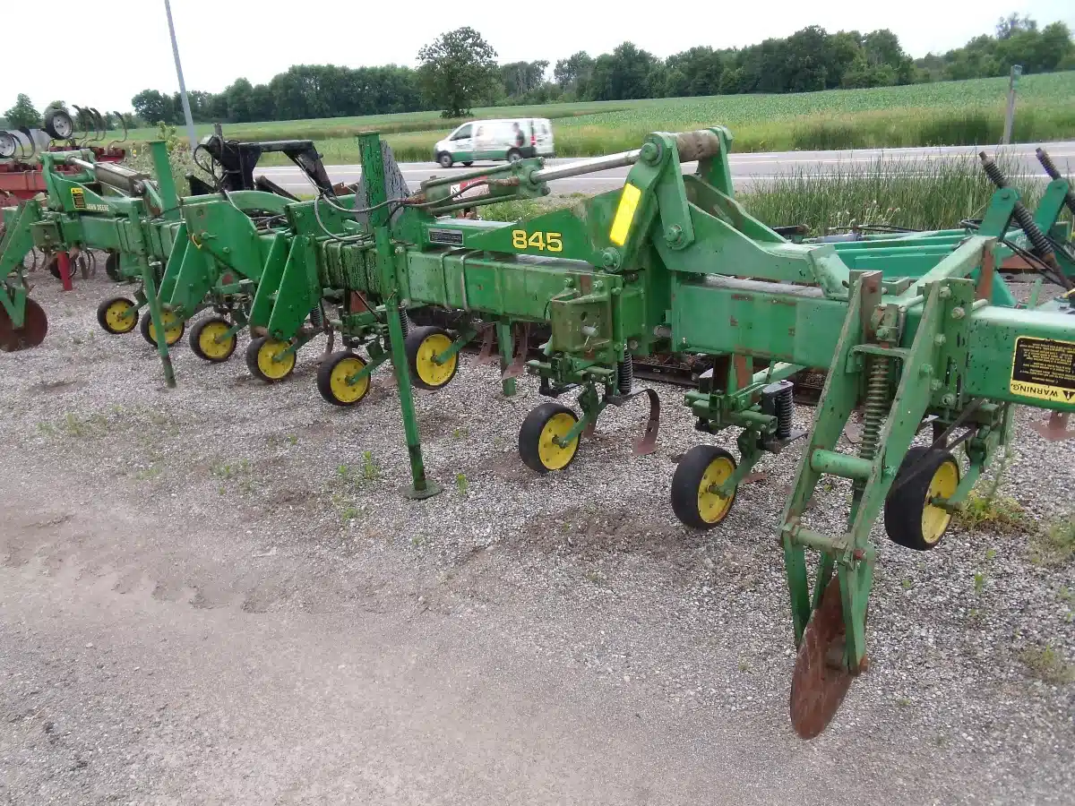 Gallery image 1 for Used John Deere 845 Row Crop Cultivator