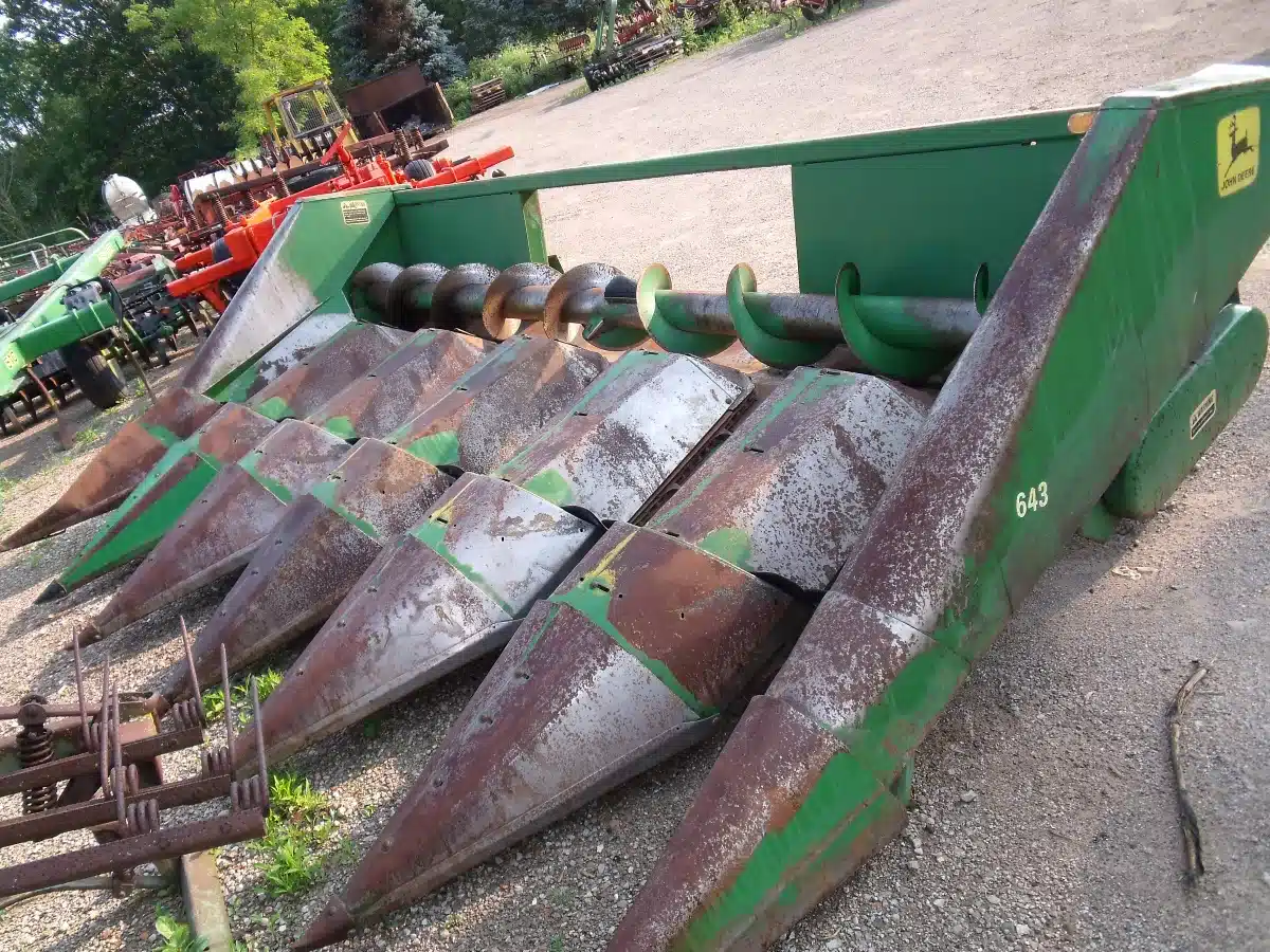 Gallery image 1 for Used John Deere 643 Header - Row Crop
