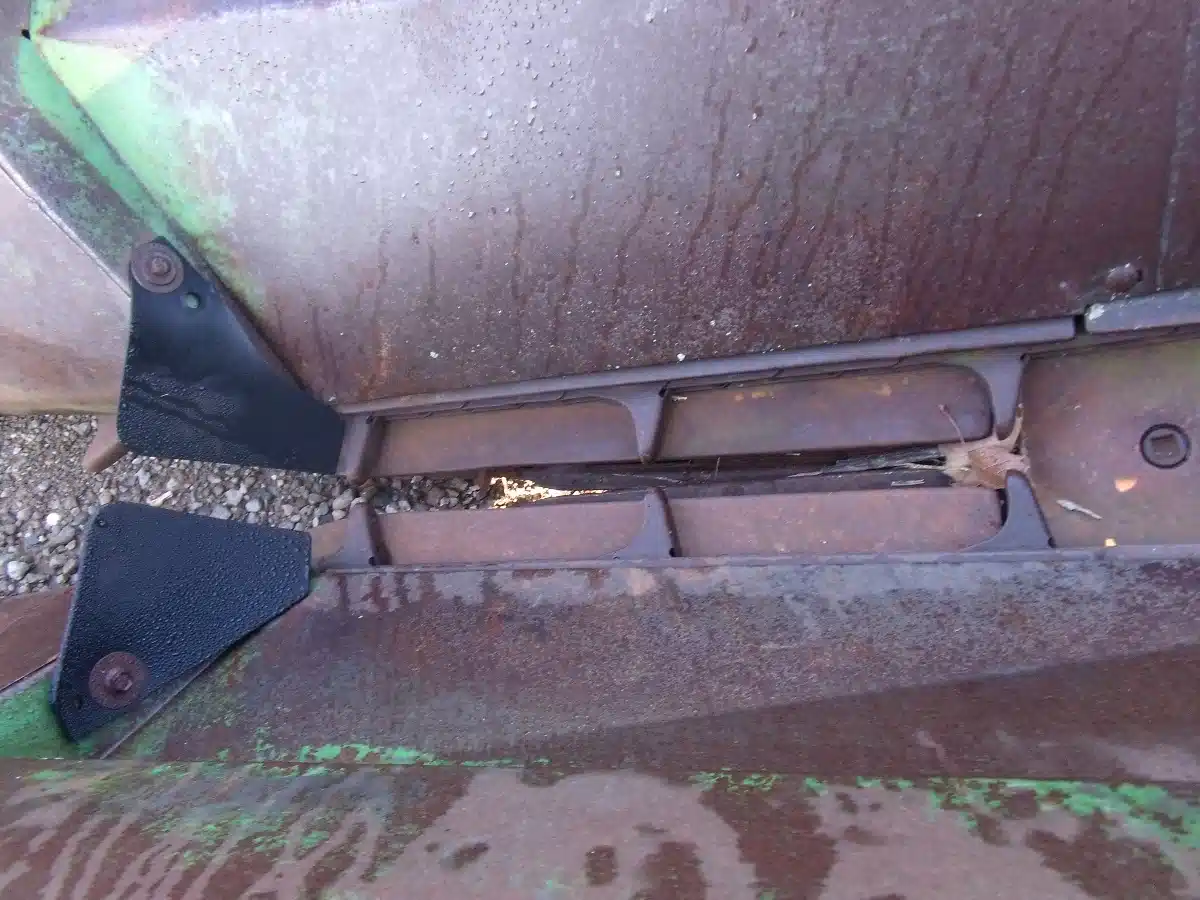 Gallery image 2 for Used John Deere 443 Header - Row Crop