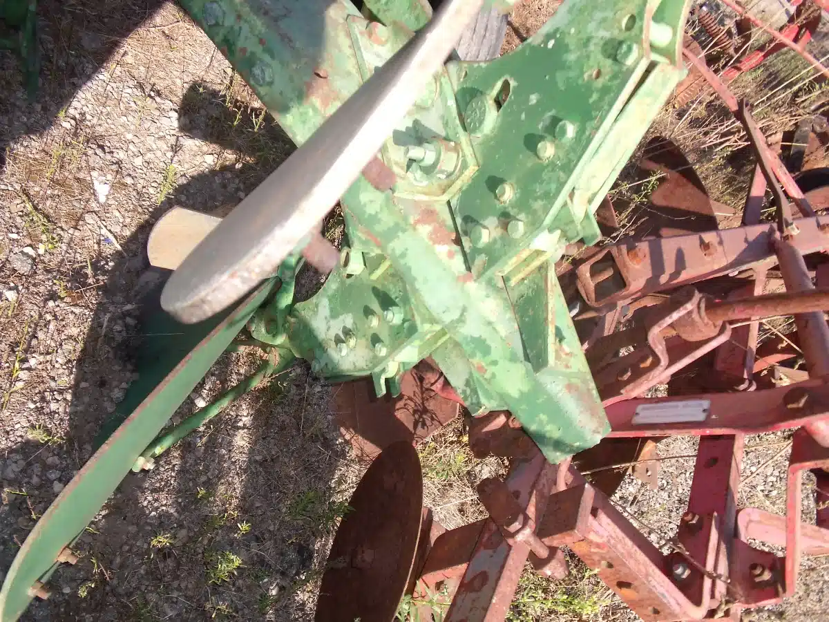 Gallery image 2 for Used John Deere 4200 Plow