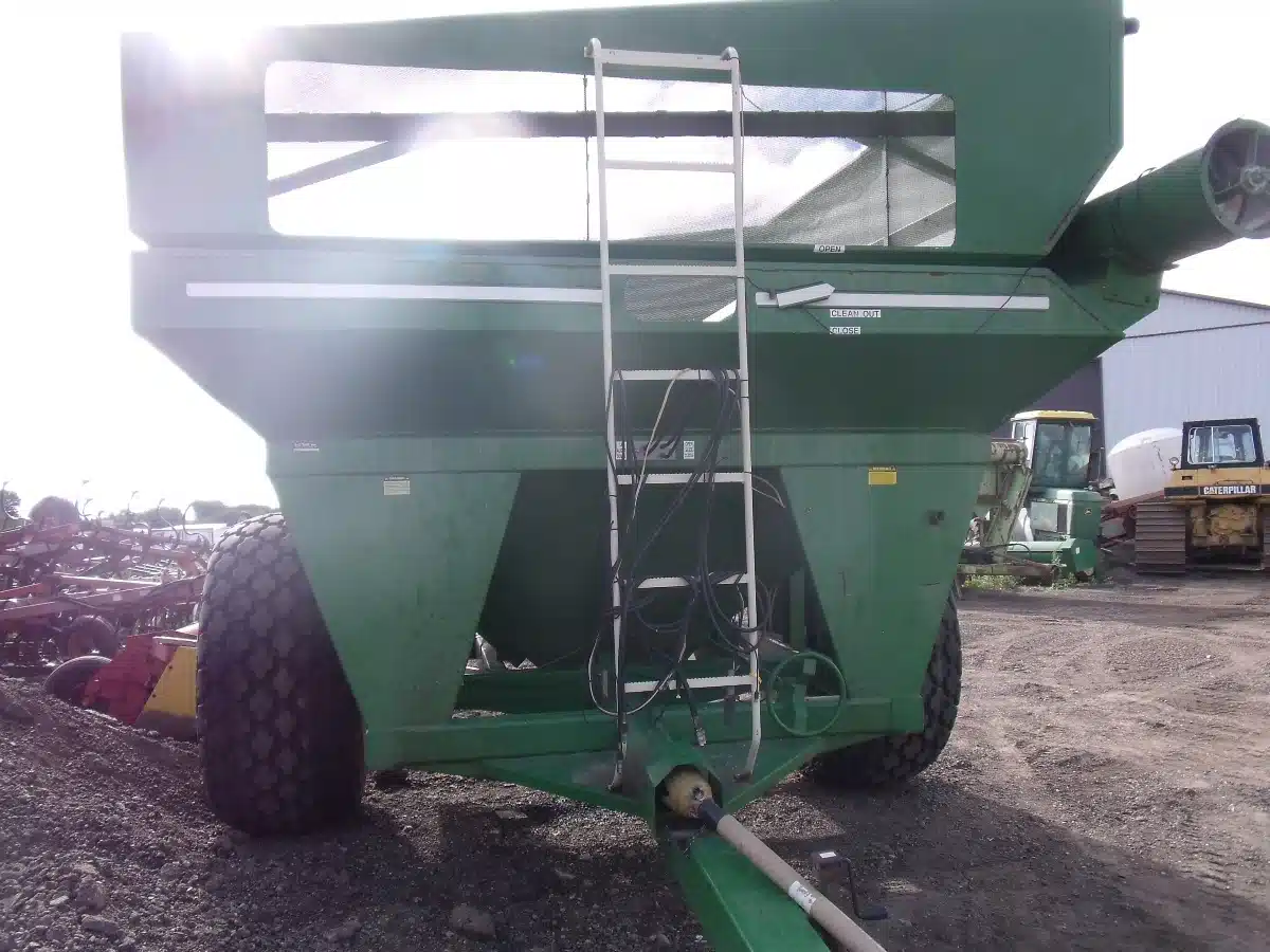 Gallery image 2 for Used E-Z Trail 860 Grain Cart
