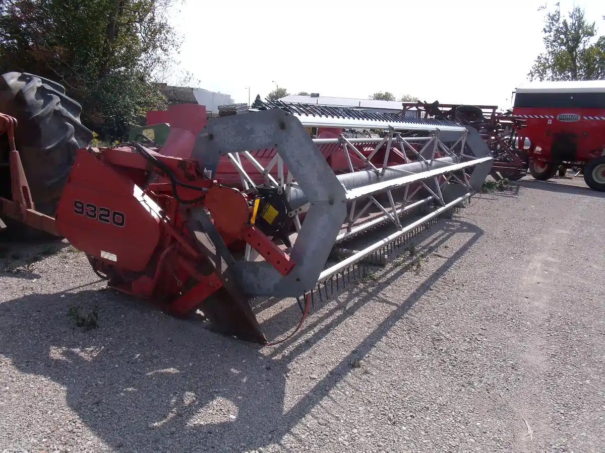 Gallery image 2 for Used John Deere 9320 Head - Flex