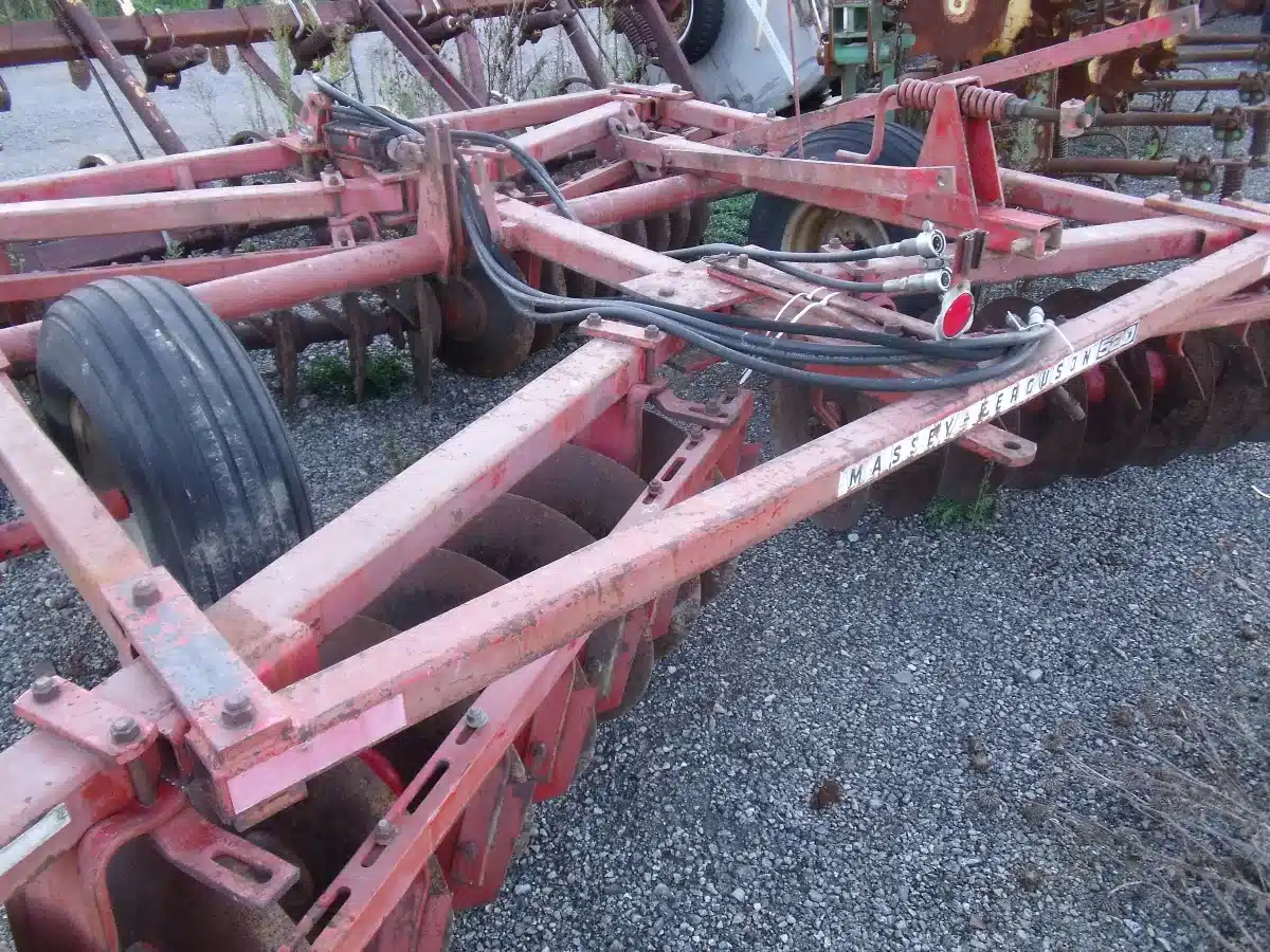 Gallery image 1 for Used Massey Ferguson 520 Disc
