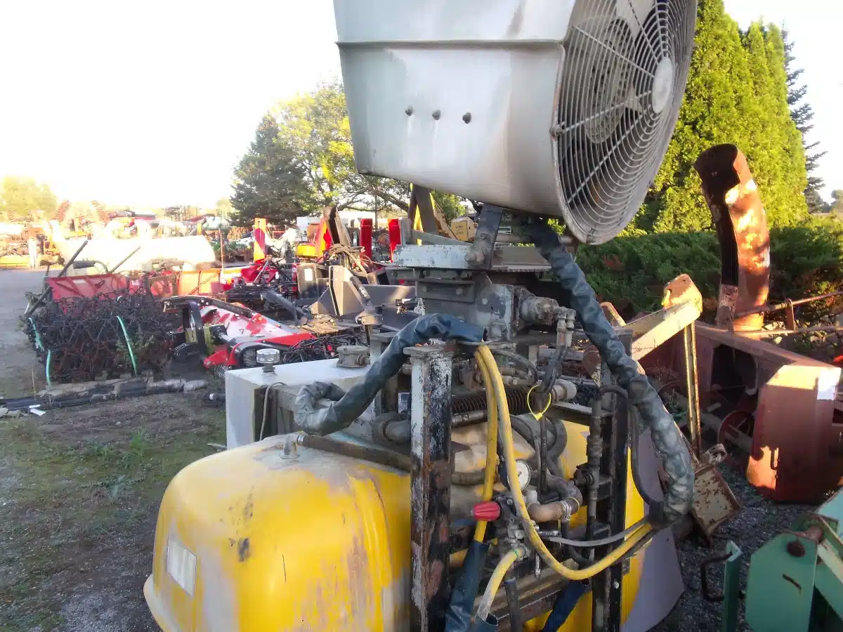 Gallery image 2 for Used Rittenhouse 100 G Sprayer - 3PT/Mounted