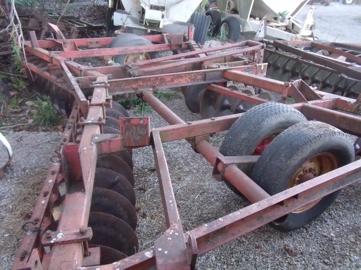 Gallery image 2 for Used Massey Ferguson 52 Disc