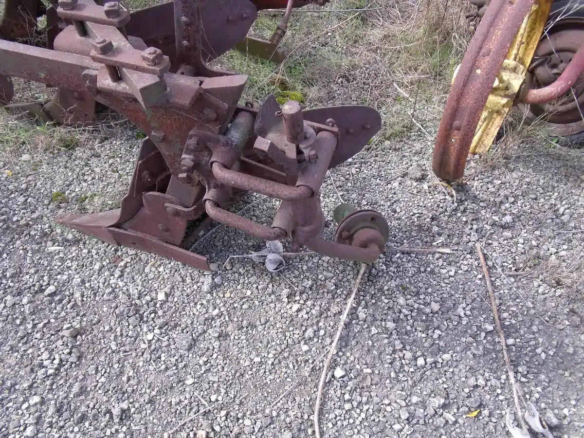 Gallery image 2 for Used John Deere 55 Plow