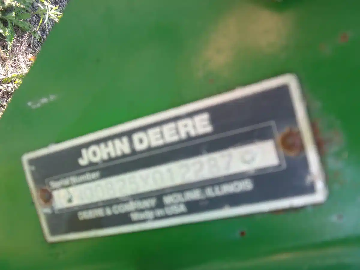 Gallery image 2 for Used John Deere 825 Row Crop Cultivator