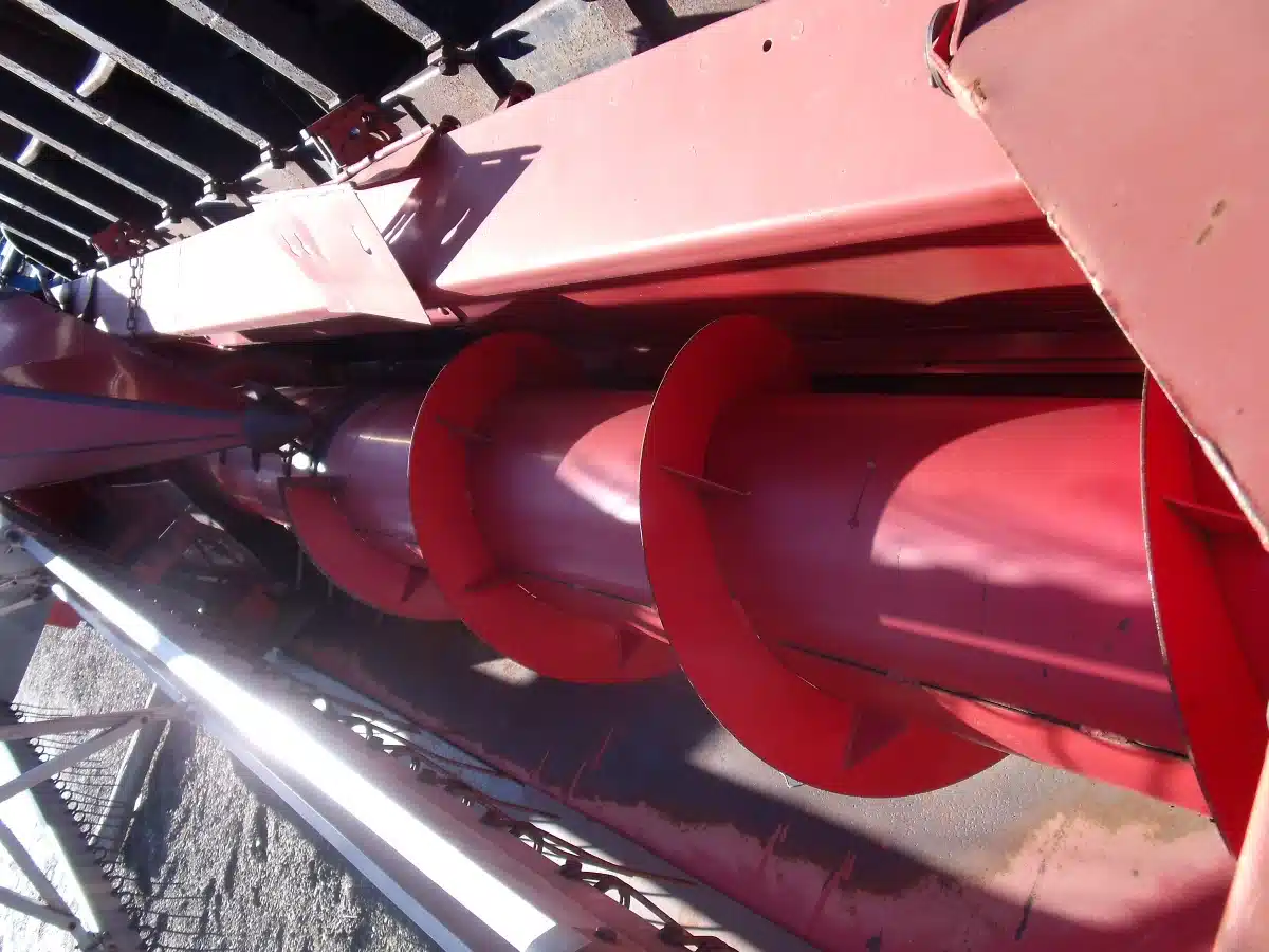 Gallery image 2 for Used Massey Ferguson 9115 Header - Flex