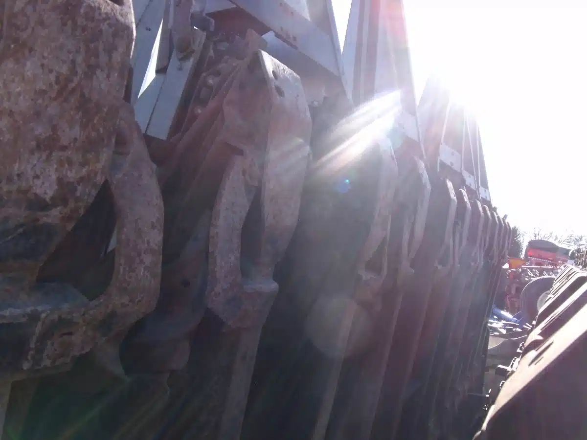 Gallery image 2 for Used Gleaner 630 Header - Row Crop