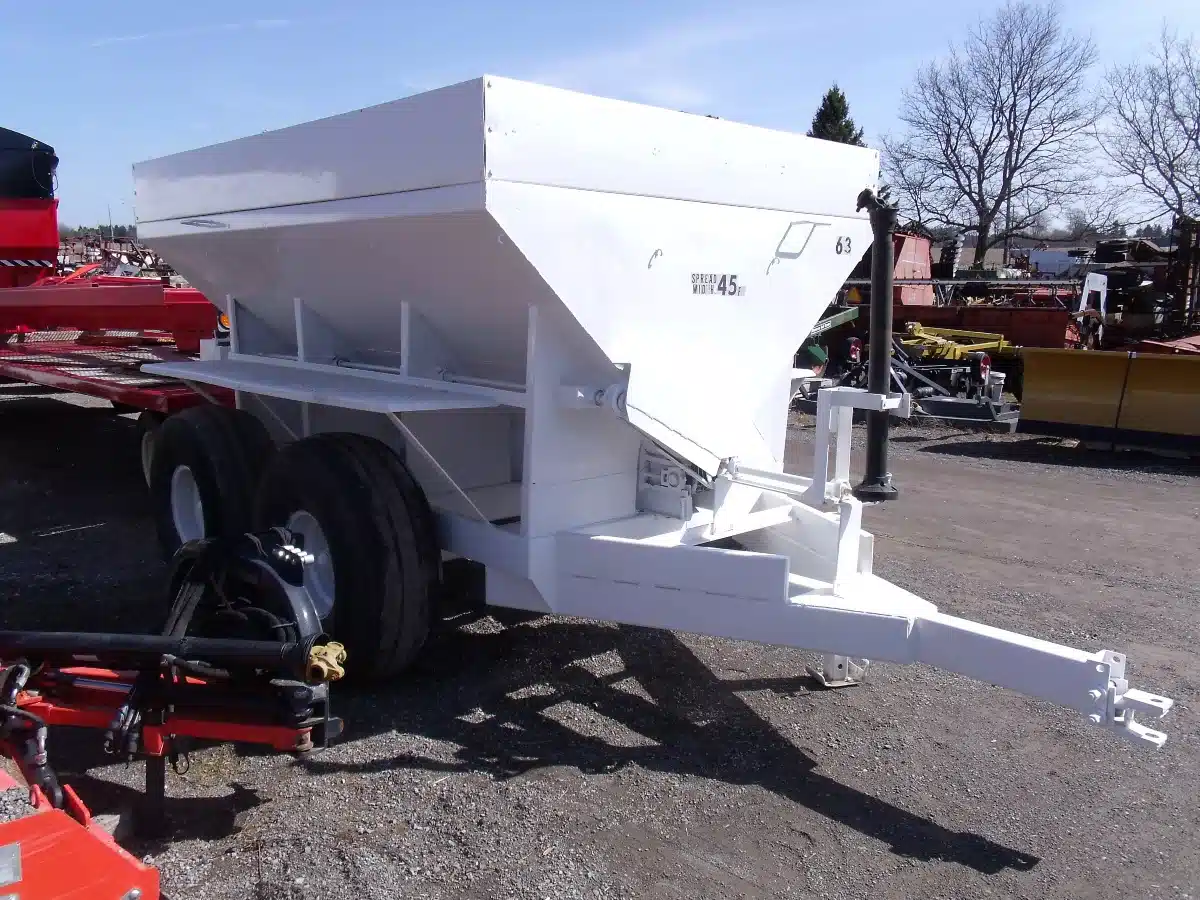 Gallery image 2 for Used Larson 6 Ton Spreader - Fertilizer