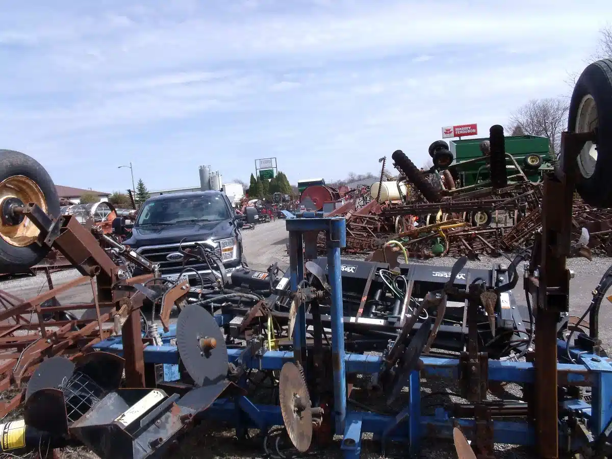 Gallery image 2 for Used Blu Jet 21' Side Dresser