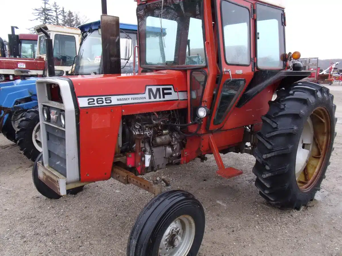 Gallery image 1 for Used Massey Ferguson 265 Tractor