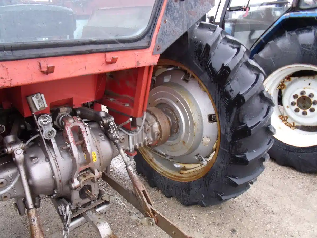 Gallery image 2 for Used Massey Ferguson 265 Tractor