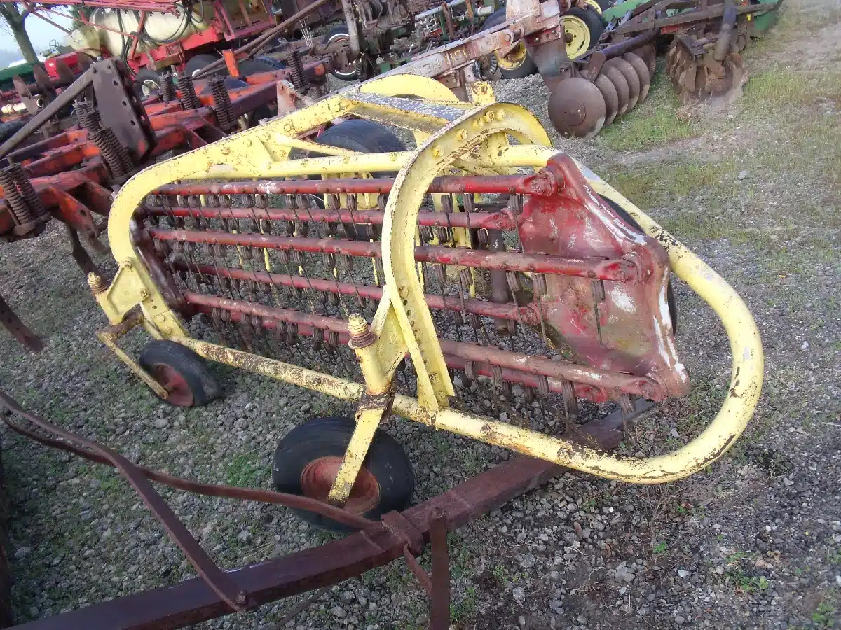 Gallery image 2 for Used Ferguson DEO20 Rake