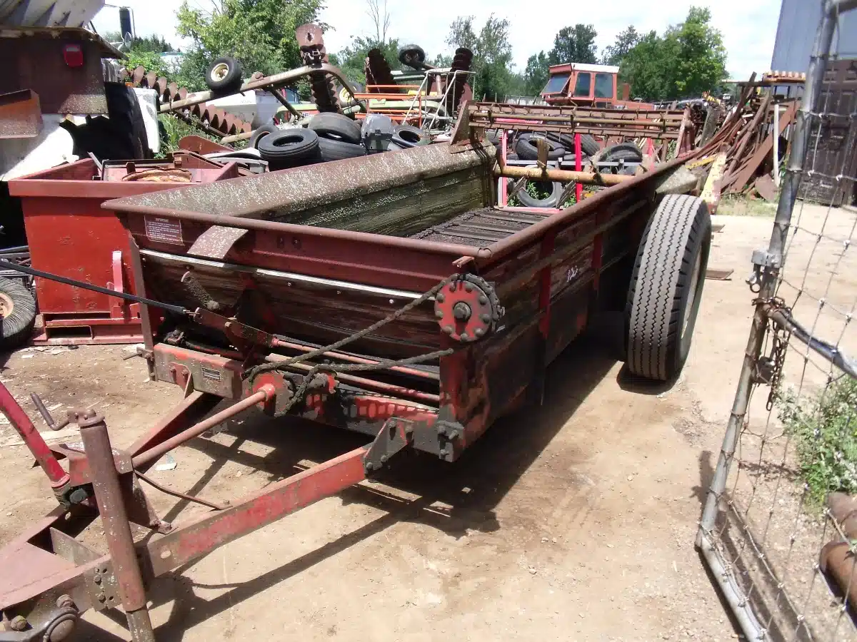 Gallery image 1 for Used International Harvester 155 Manure Spreader