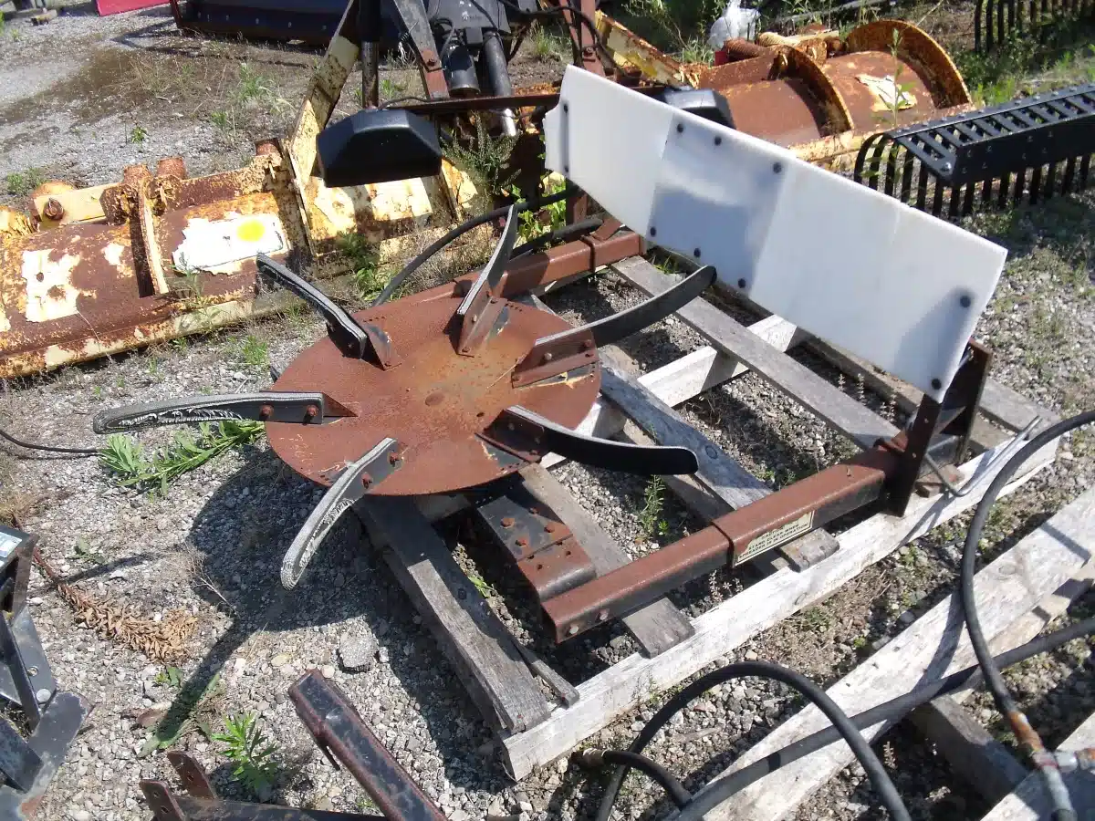 Gallery image 1 for Used Vittetoe 24" Chaff Spreader