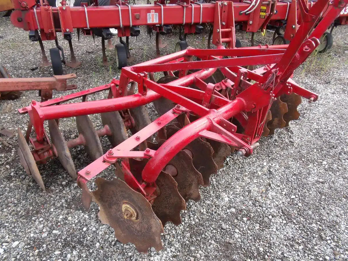 Gallery image 2 for Used Massey Ferguson 25 Disc