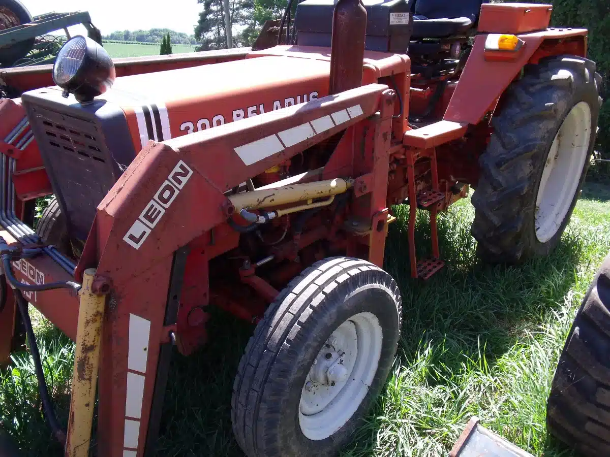 Gallery image 2 for Used Belarus 300 Tractor Loader