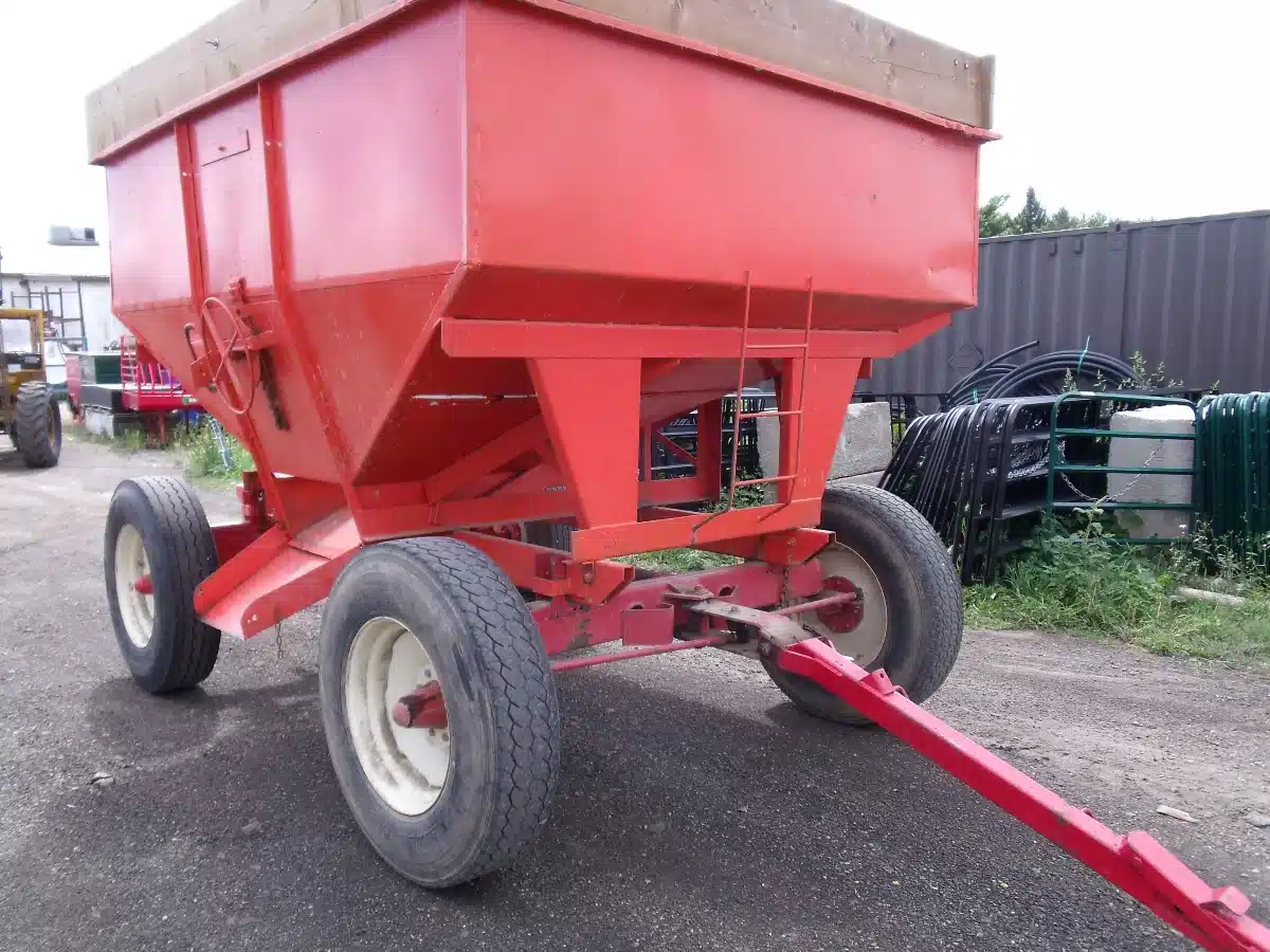 Gallery image 2 for Used Killbros 200 bushel Gravity Box