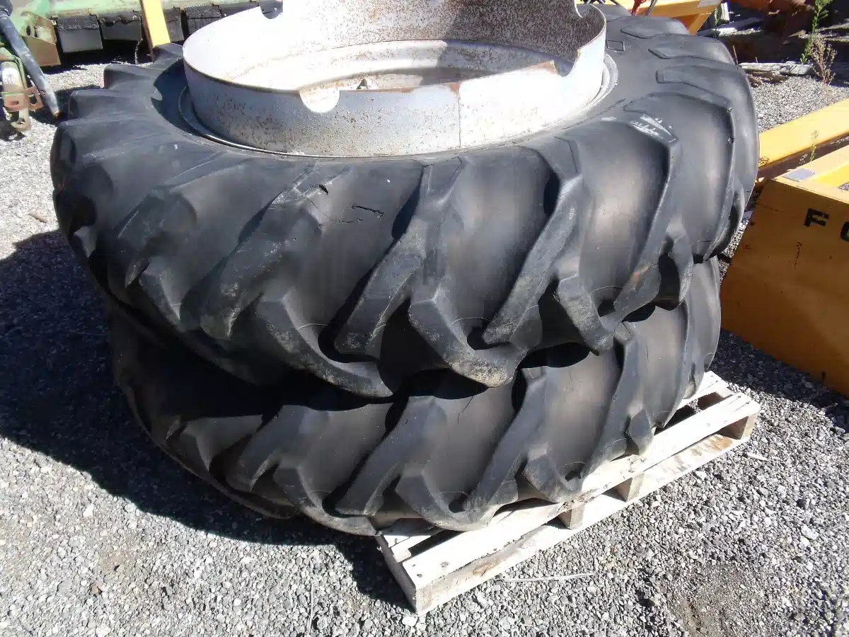 Gallery image 1 for Used Unverferth T Rail Duals