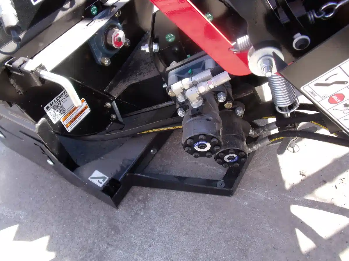 Gallery image 2 for New Wallenstein BX36R Wood Chipper