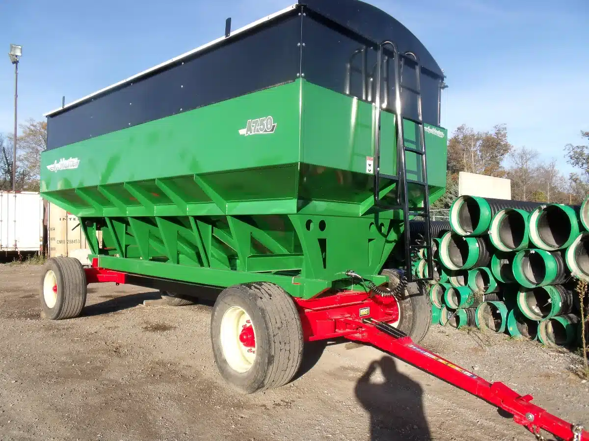 Gallery image 2 for New AgriMaster 750 Gravity Box