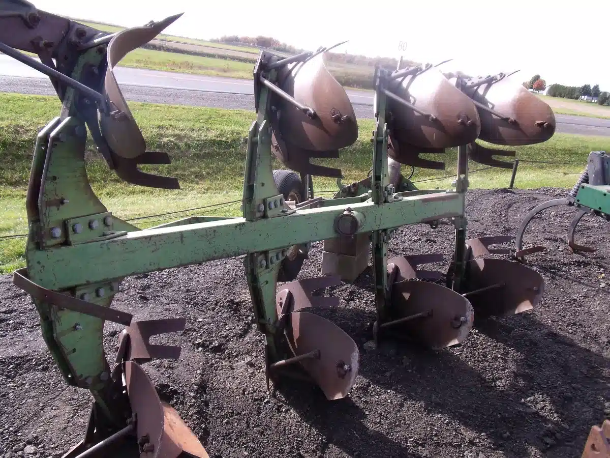 Used John Deere 4200 Plow